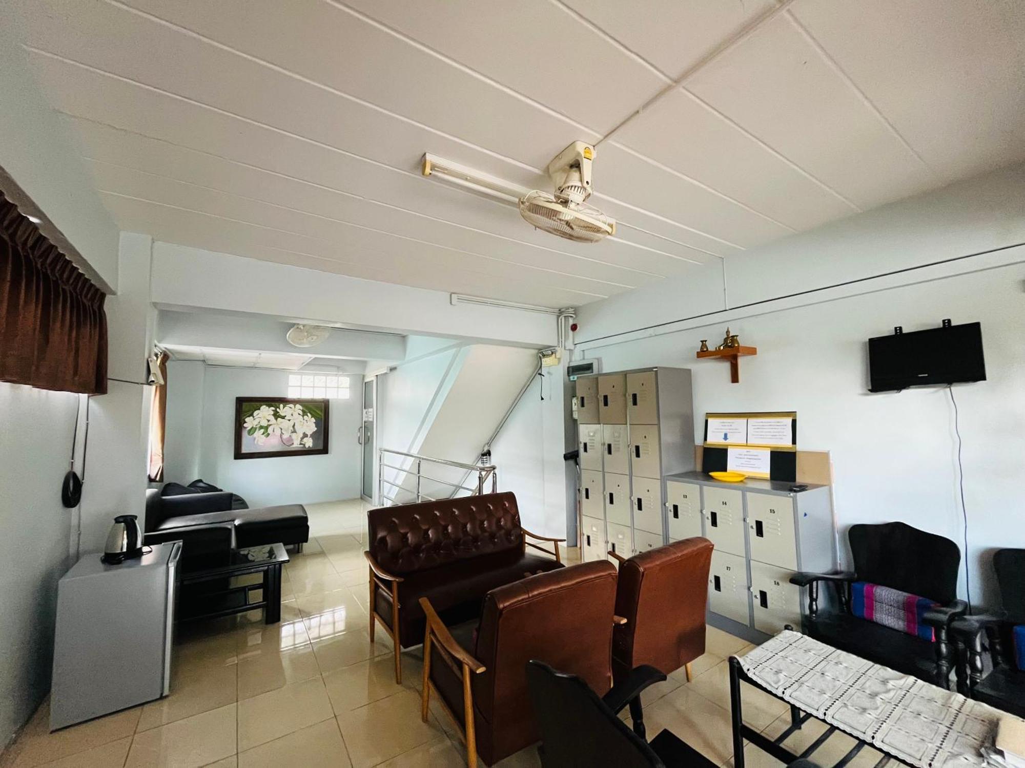 Patone Hostel Phra Nakhon Si Ayutthaya Luaran gambar