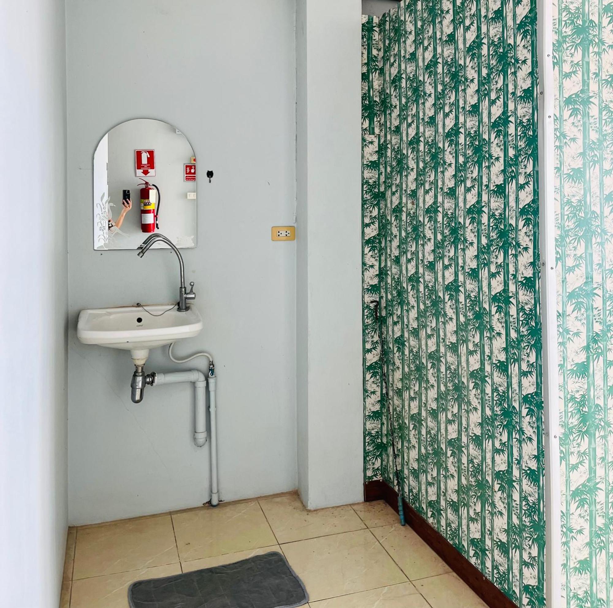 Patone Hostel Phra Nakhon Si Ayutthaya Luaran gambar